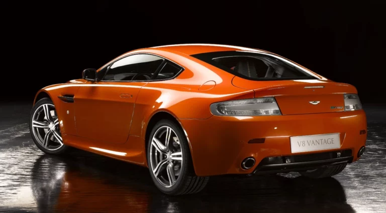 Aston Martin V8 Vantage N400