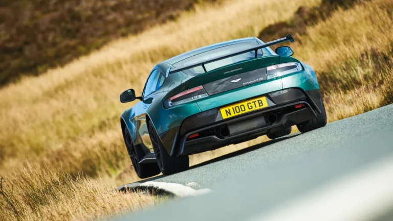Aston Martin Vantage GT8 (c) Evo.co.uk