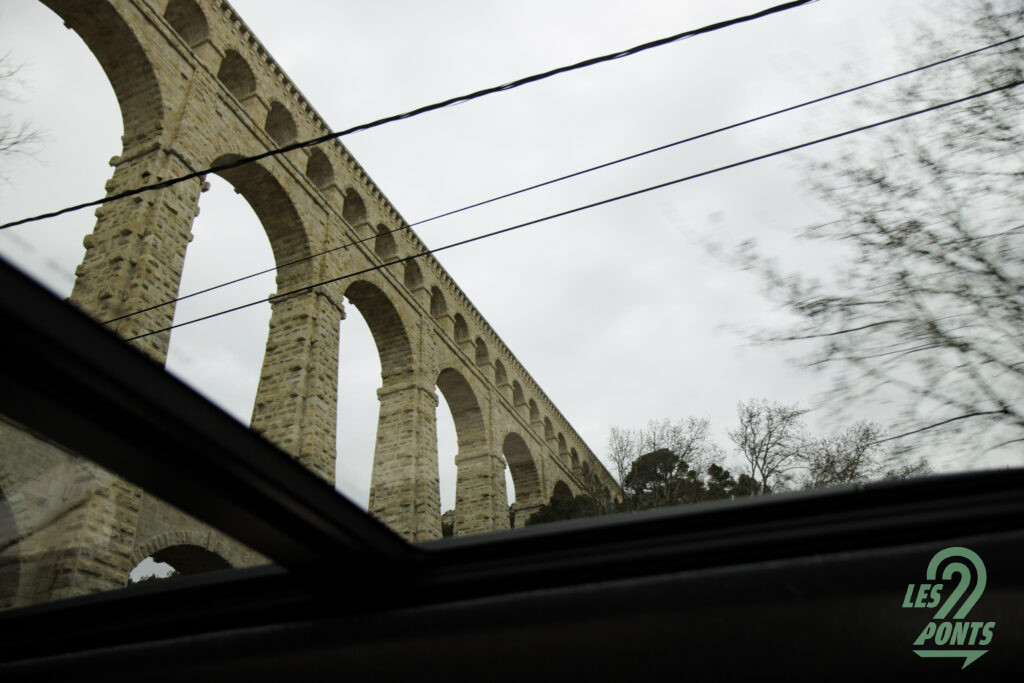 Le toit ouvrant panoramique, de plus en plus retiré des catalogues (!) est de série sur la finition Extrême, en option sur notre version Journey. D'une longueur de 1,20 m, s'ouvre sur 57 cm.