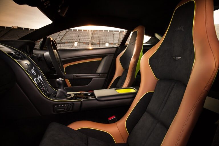 Aston Martin V8 Vantage AMR