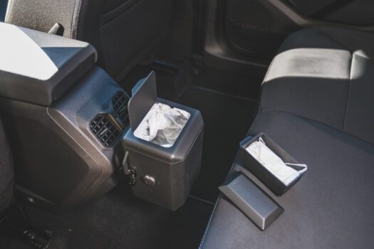 .. la poubelle de bord, de voiture..