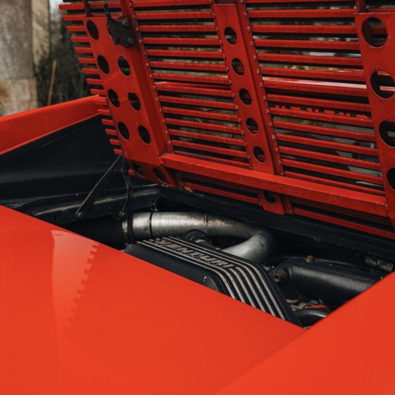Le compartiment moteur de la Venturi.