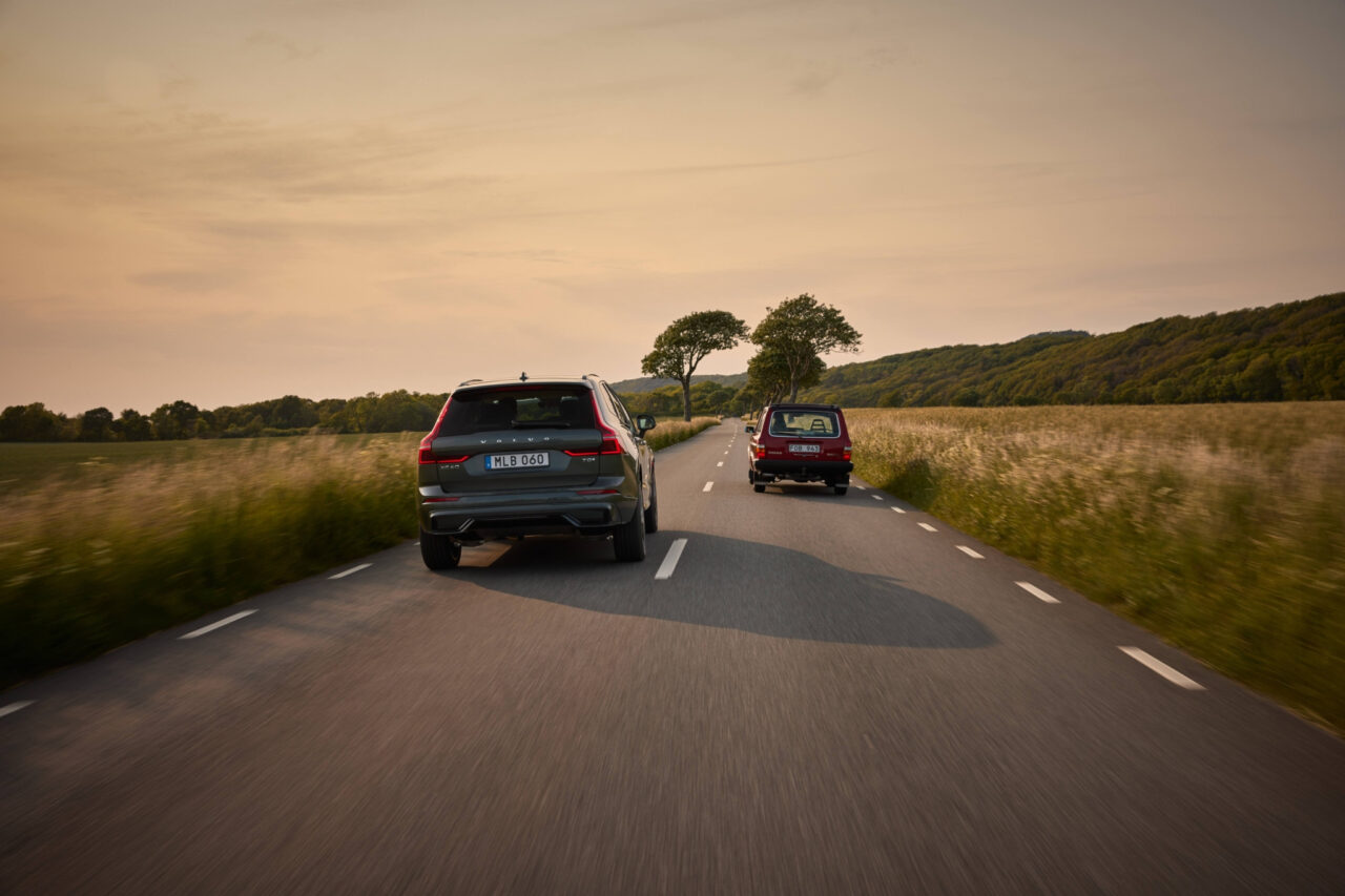 Le Volvo XC60 dépassant la mythique 240