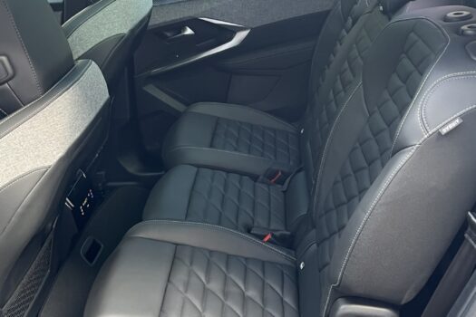Peugeot E-5008