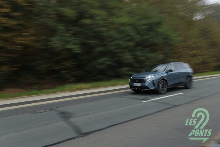 Peugeot E-5008