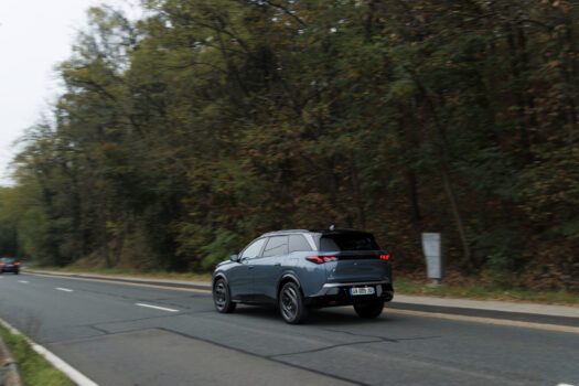 Peugeot E-5008