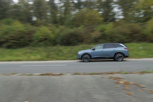Peugeot E-5008