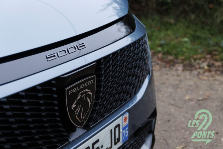 Peugeot E-5008