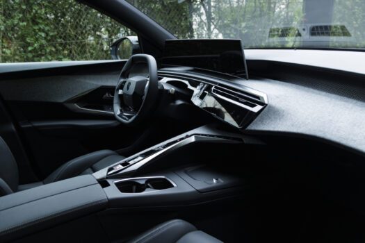 Peugeot E-5008