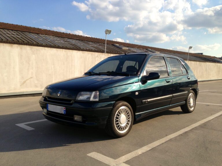 Renault Clio 1 Baccara - © Forum-Clio.com