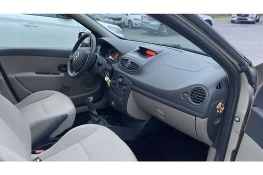 Renault Clio 3 Expression intérieur © firstauto.fr