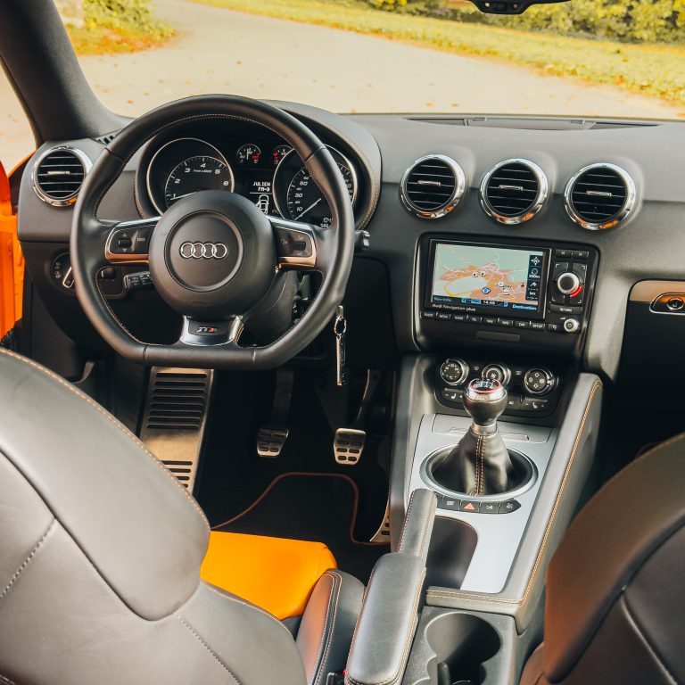 L'habitacle de la TT-S.