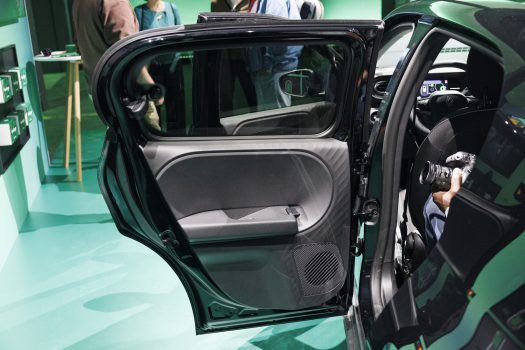 Suivant le mouvement de la Twingo 3, la nouvelle reste en 5 portes, pour plus de praticité.