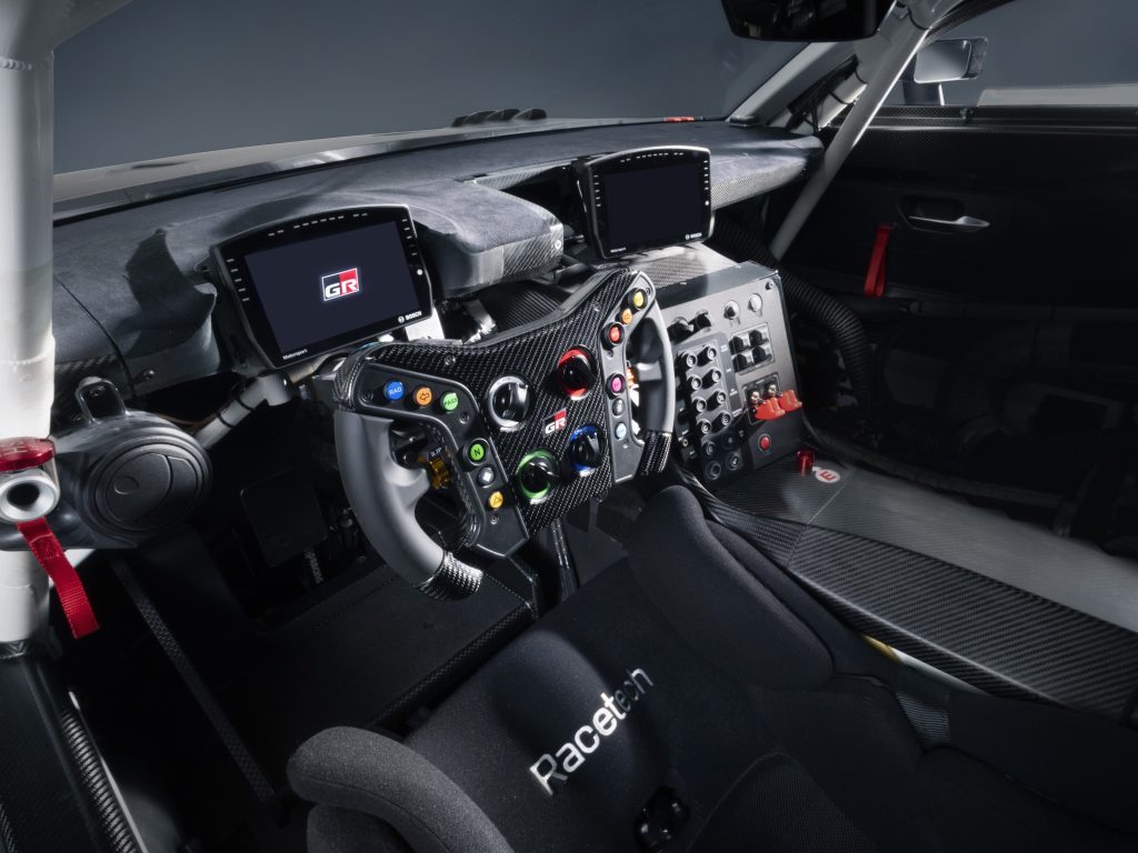 Intérieur de la Toyota GR GT3 de compétition
