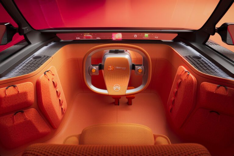 Poste de conduite de la Citroën ELO