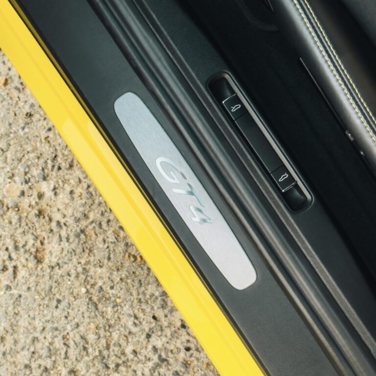 Porsche Cayman GT4 (981)