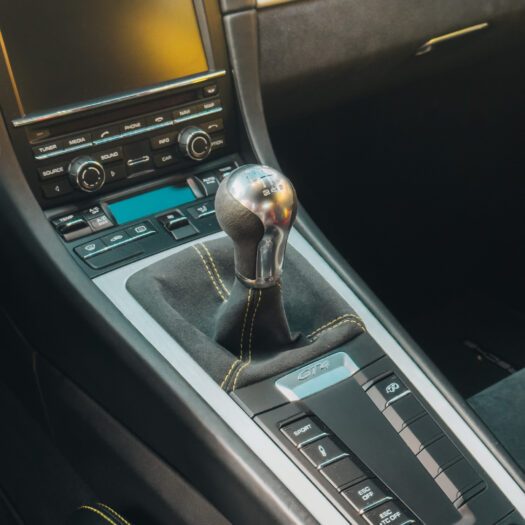 Le levier de vitesses de la GT4.