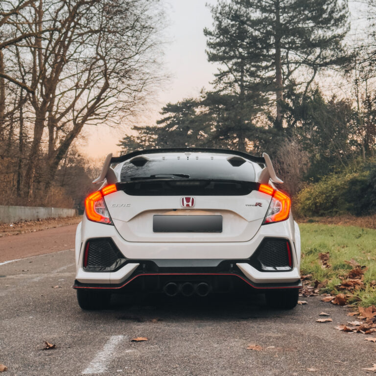 L'arrière de la Civic Type R.