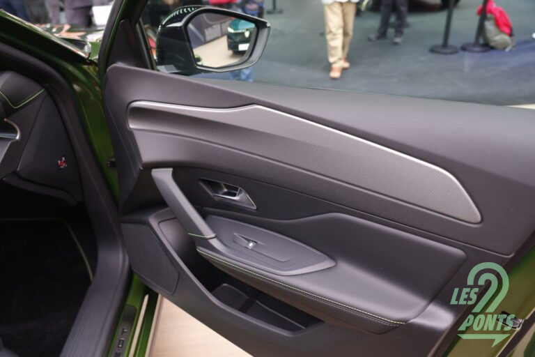 Peugeot 408 facelift GT PHEV 240 - Brussels Motorshow