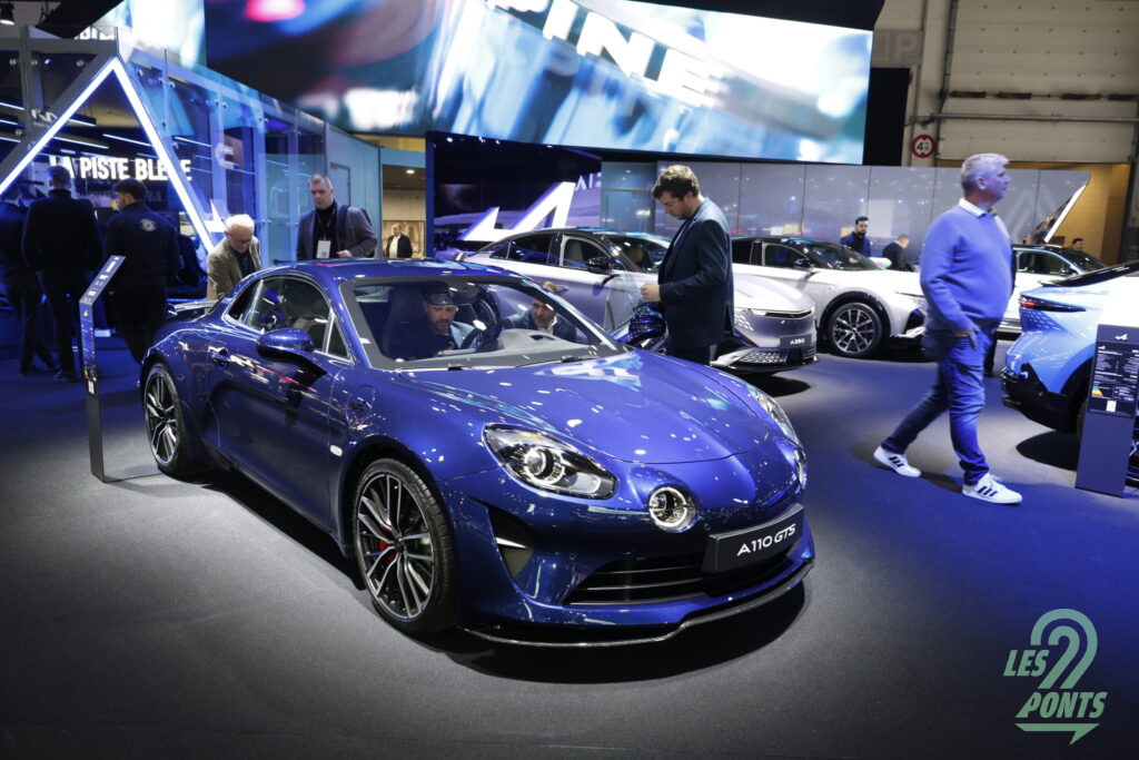 Voici une splendide A110 GTS Bleu Abysse, du Salon de Bruxelles 2026, toujours en cours !