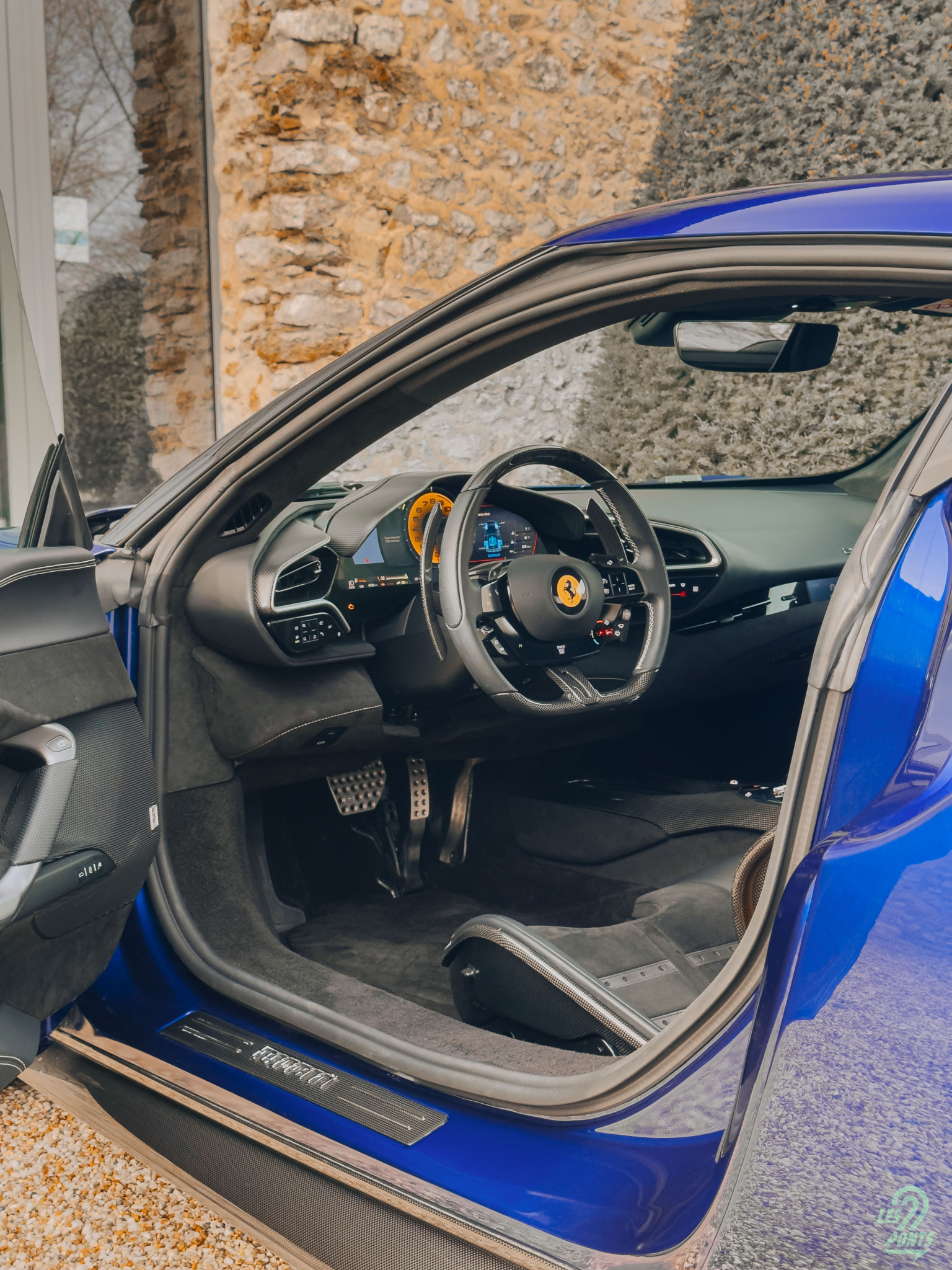 L'habitacle de la 296 GTB