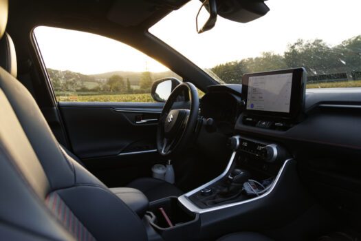 Suzuki Across intérieur