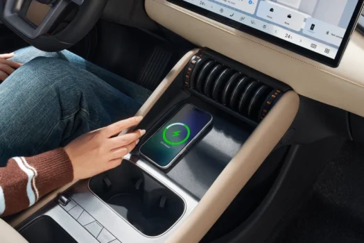 Boutons physiques sur la console centrale de la BYD Atto 3 EVO