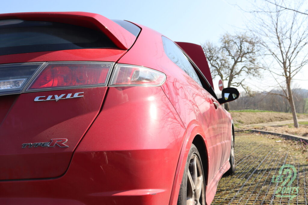 Vue arrière de la Honda Civic Type-R FN2
