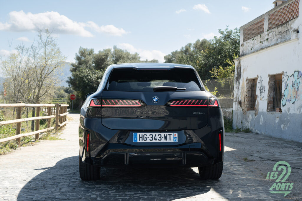 BMW iX3 arrière