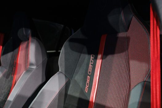 Peugeot E 208 GTI