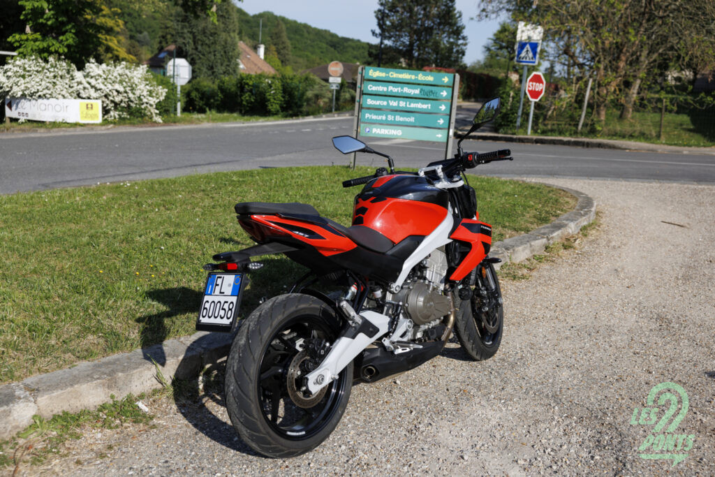 Aprilia Tuono 457