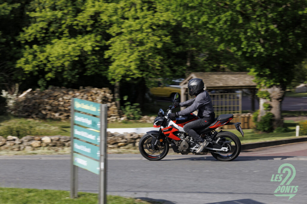 Aprilia Tuono 457