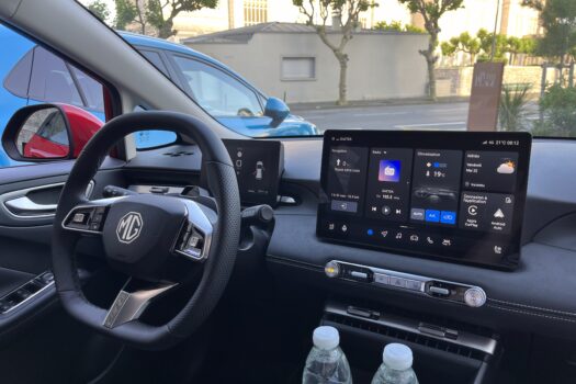 L'espace de conduite de la MG4 EV Urban