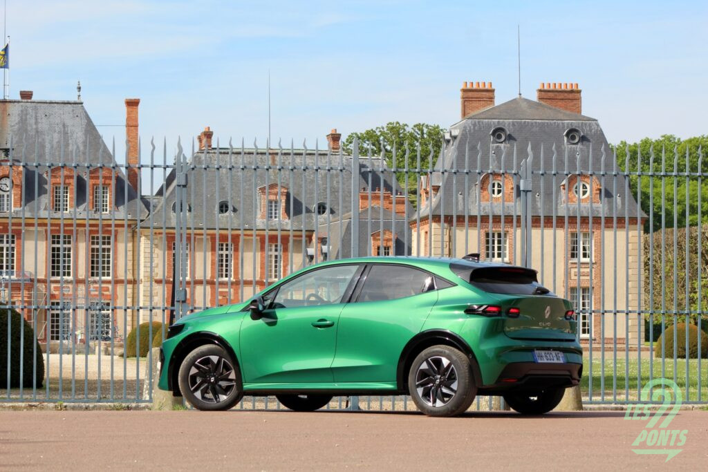 RENAULT CLIO VI FULL HYBRID E-TECH (RB3B1 HEV)