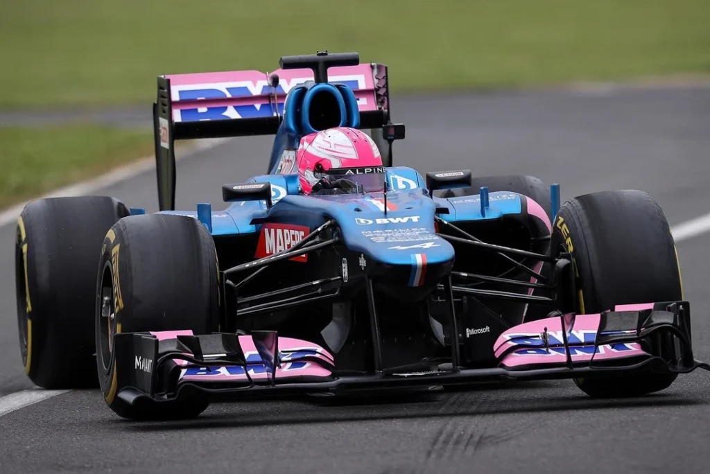 La monoplace Lotus E20 aux couleurs de l'écurie Alpine