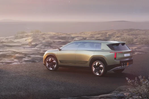 Vue de trois quarts arrière du concept Skoda Vision 7S