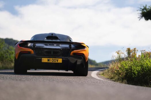 Vue arrière de la McLaren W1