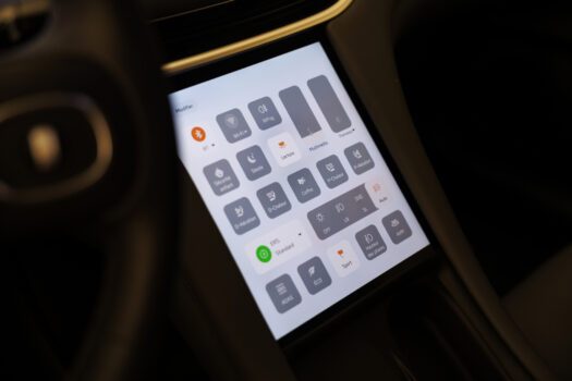 L'écran possède un volet de raccourcis, façon smartphone. On peut y apposer beaucoup de fonctions !