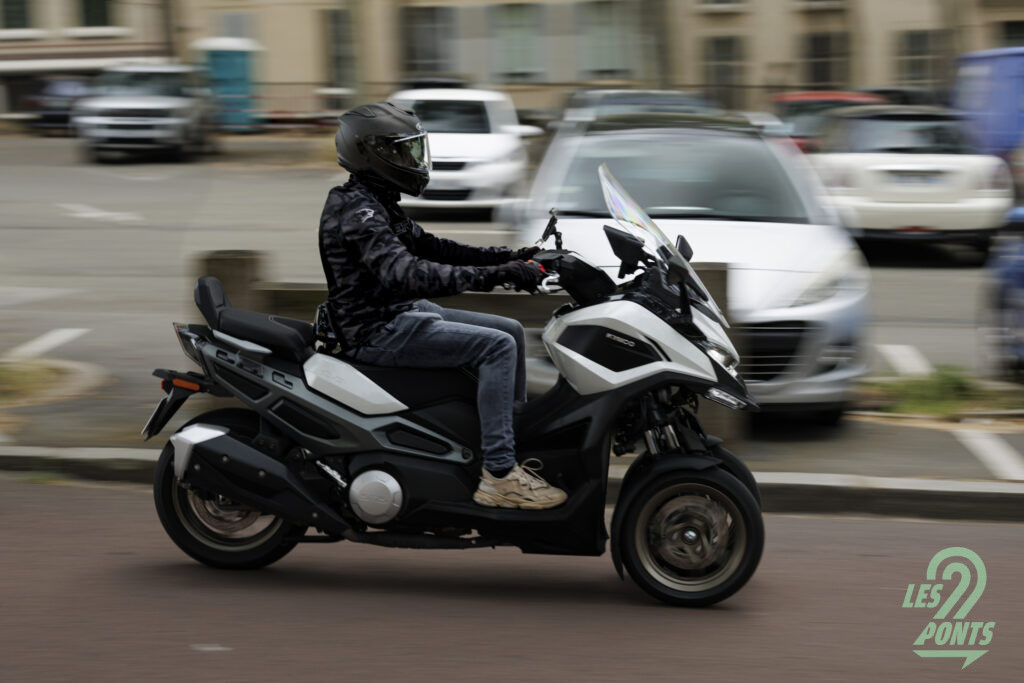 Kymco CV3 575