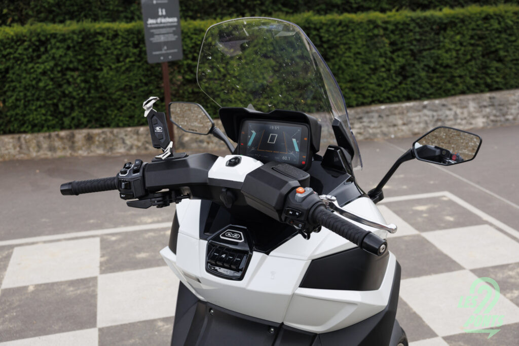 Kymco CV3 575