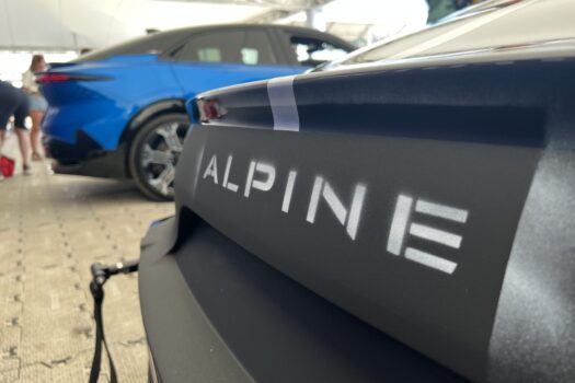 Vue du badge de l'Alpine A110 Future