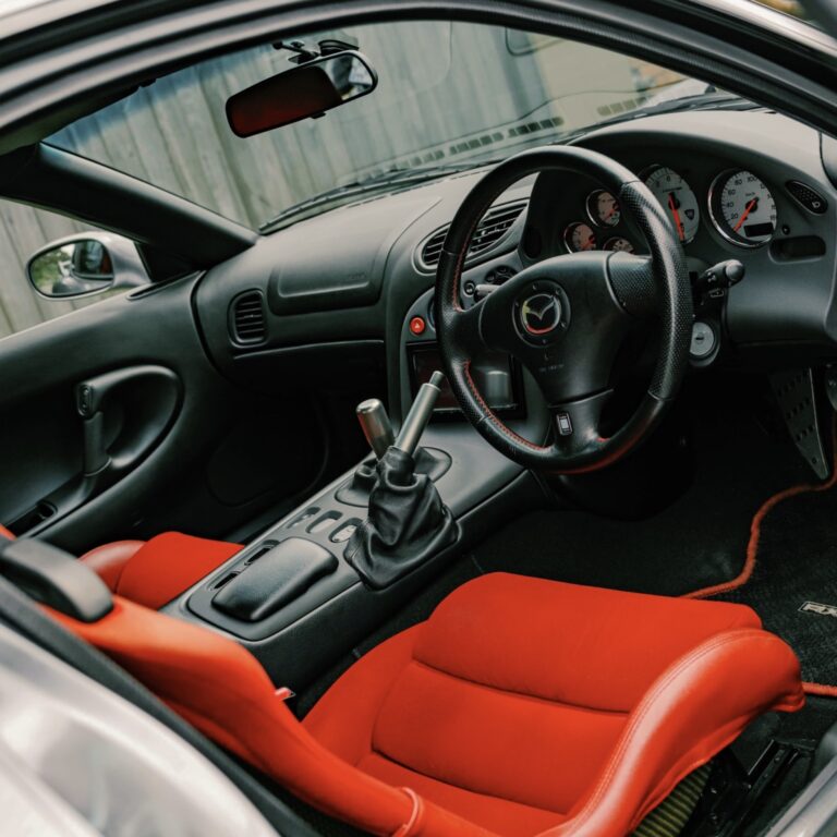 L'habitacle de la RX-7