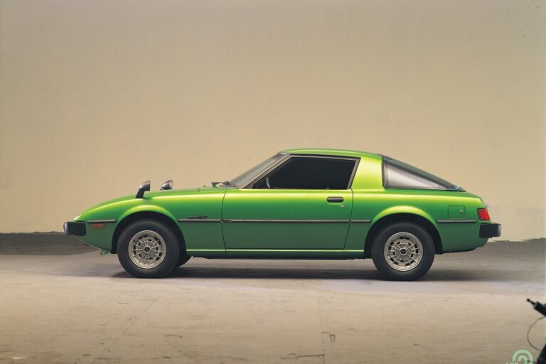 La première génération de Mazda Rx-7 (FB)