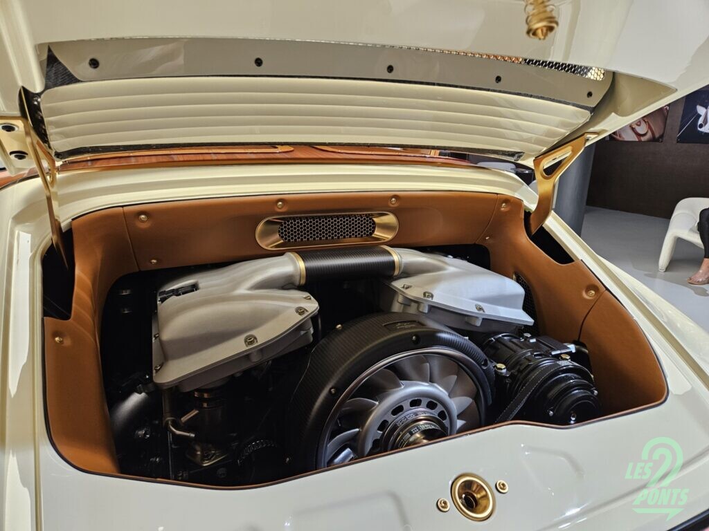 Porsche 911 Cabriolet Turbo Classic by Singer & Louis Vuitton