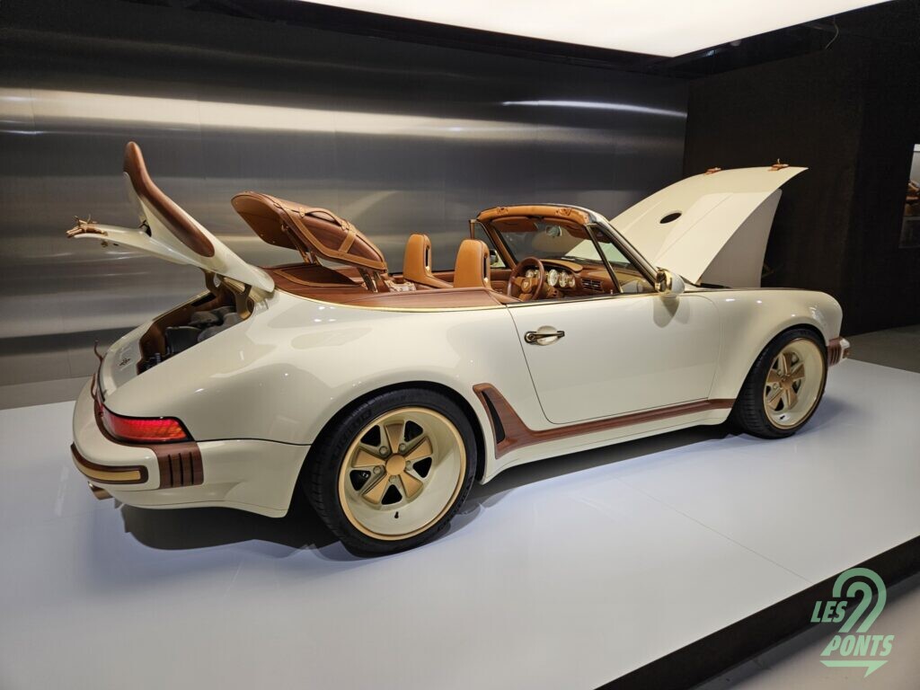 Porsche 911 Cabriolet Turbo Classic by Singer & Louis Vuitton