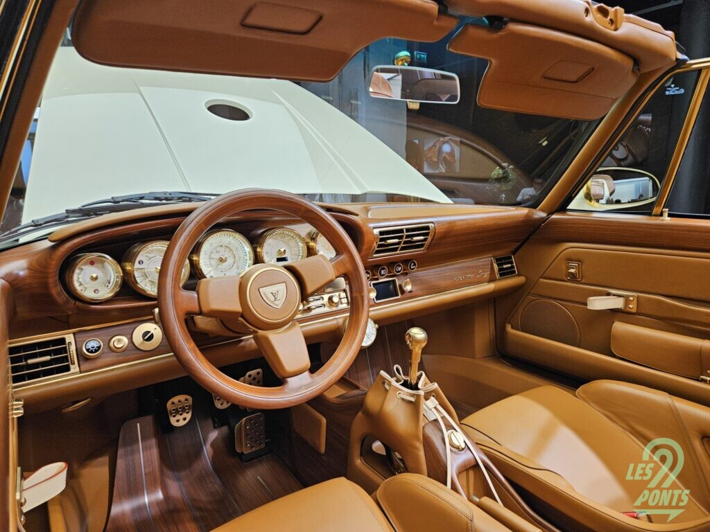 Porsche 911 Cabriolet Turbo Classic by Singer & Louis Vuitton