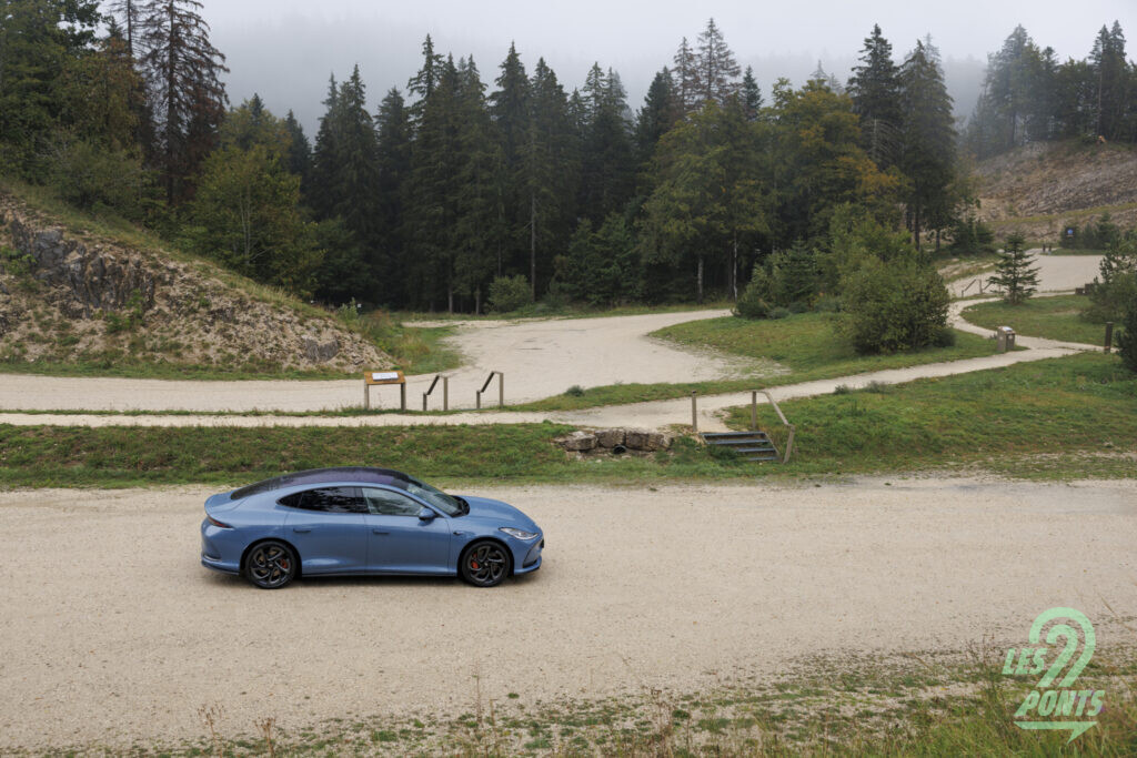 MG IM5 AWD
