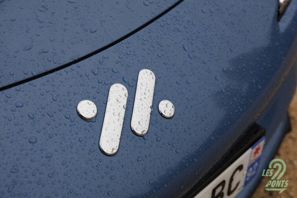 MG IM5 AWD
