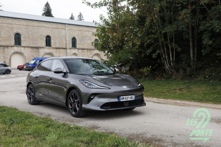 MG IM6 AWD