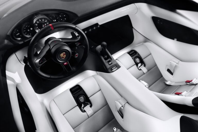 Vue intérieure de la Porsche Mission S
